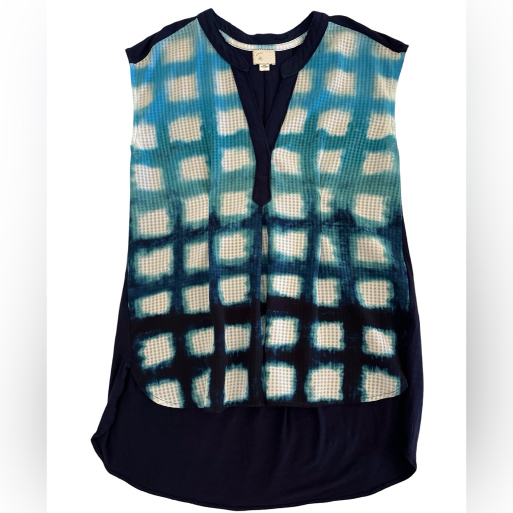 Anthropologie ombré postage/square patterned blouse.